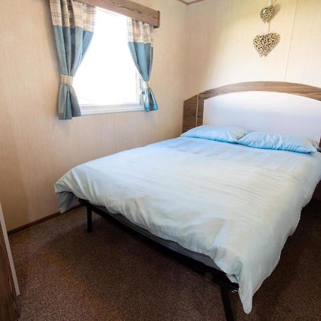 Caravan In Haven Marton Mere Holiday Park Blackpool Exterior photo