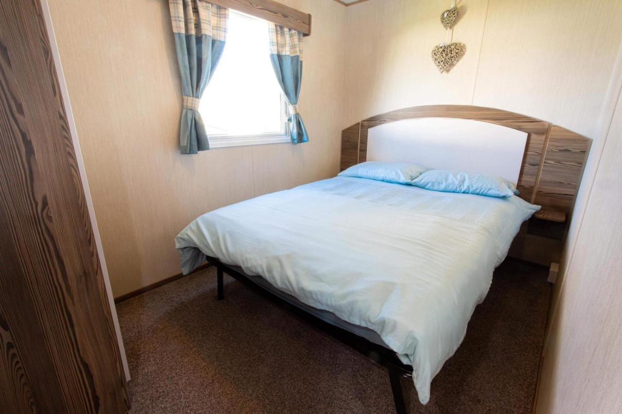 Caravan In Haven Marton Mere Holiday Park Blackpool Exterior photo